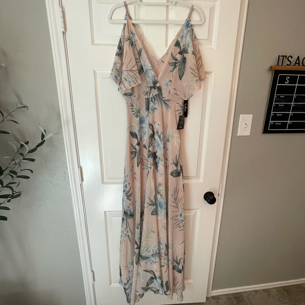 NWT LuLus Maxi Dress